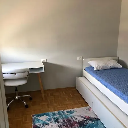 Mosaic Apartment *